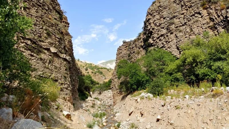 Paltau Waterfall (38 m.) and Obi-Rahmat Cave - 5