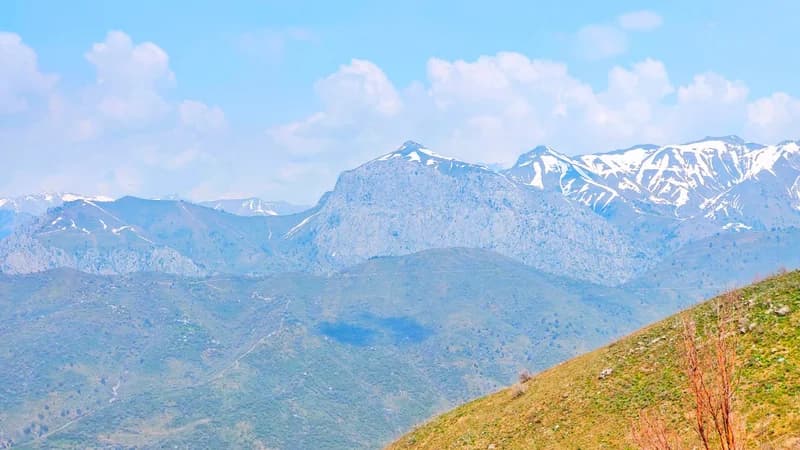 Paltau Waterfall (38 m.) and Peak (2024 m.) - 5