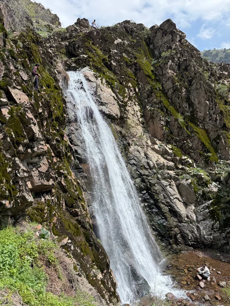 Karakia Waterfalls and Petroglyphs - 2