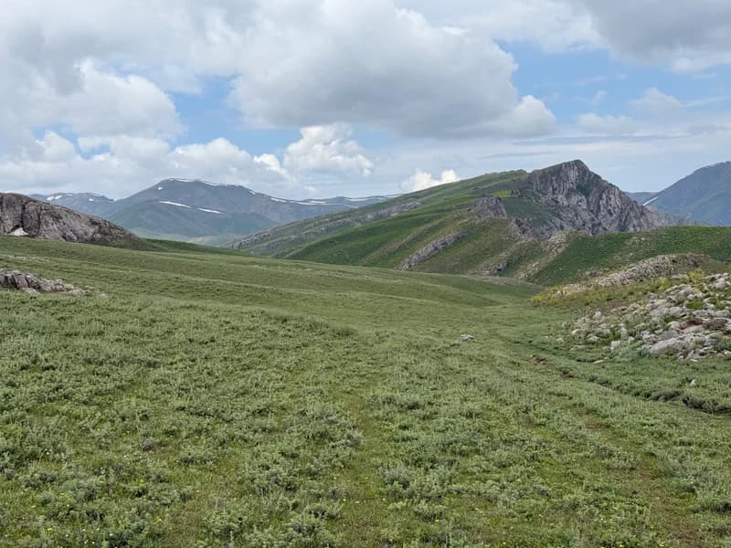 Po'latxon platosi (2823 m.) + Qorang'ur cho'qqisi (2942 m.)