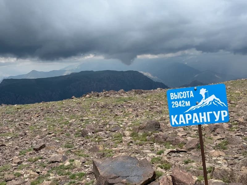 Plateau Pulatxan (2823 m.) + Peak Karangur (2942 m.) - 10